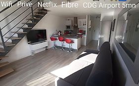 Duplex Autonome Cosy à Roissy en France